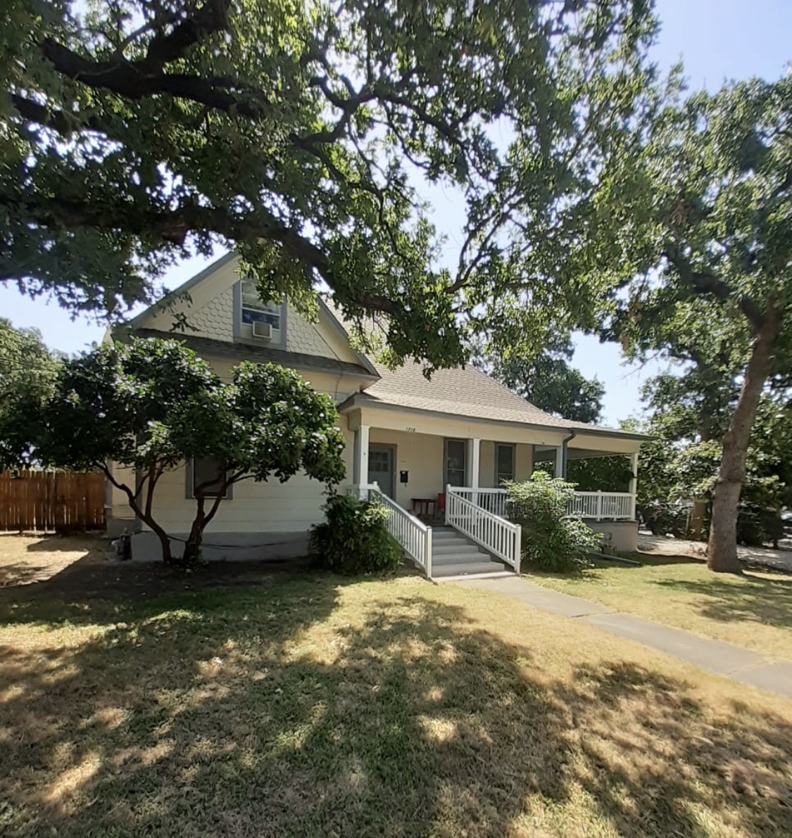 1708-1710 Bolivar St - 1710 A